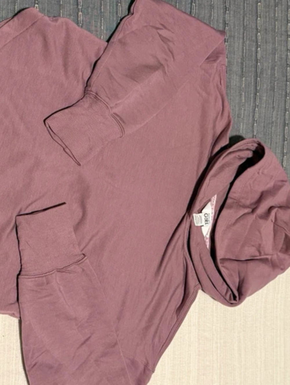 Athleta Girl Cozy Mauve Hoodie - Pullover cropped Sweatshirt size medium 8/10 - Picture 2 of 6